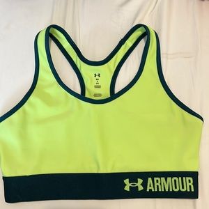 Small green under armour sports bra
